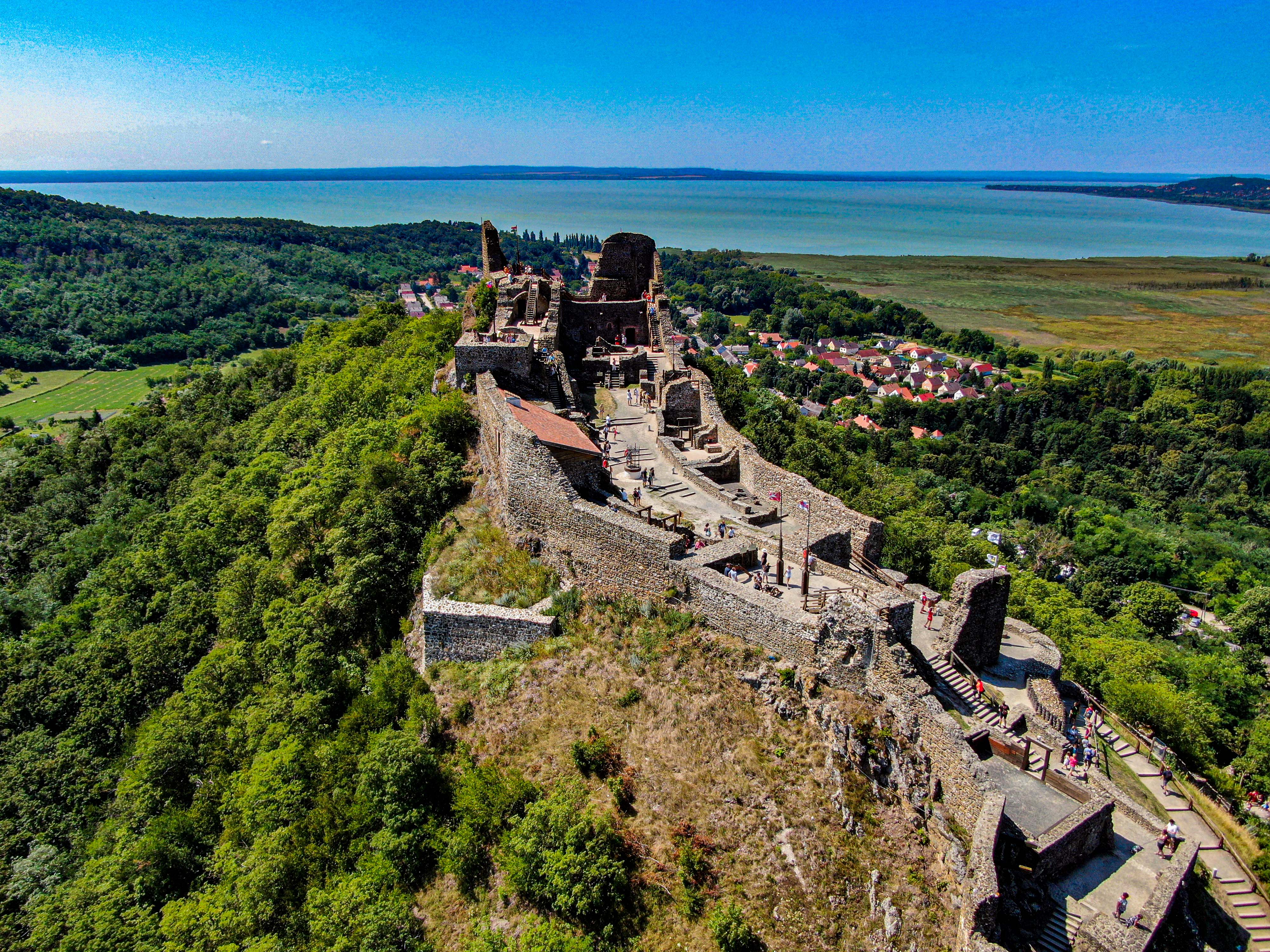 Magyarországom.hu - Kvízjáték - A nagy Balaton kvíz - 9. kérdés: Melyik parton található Szigliget? - Északi, Déli
