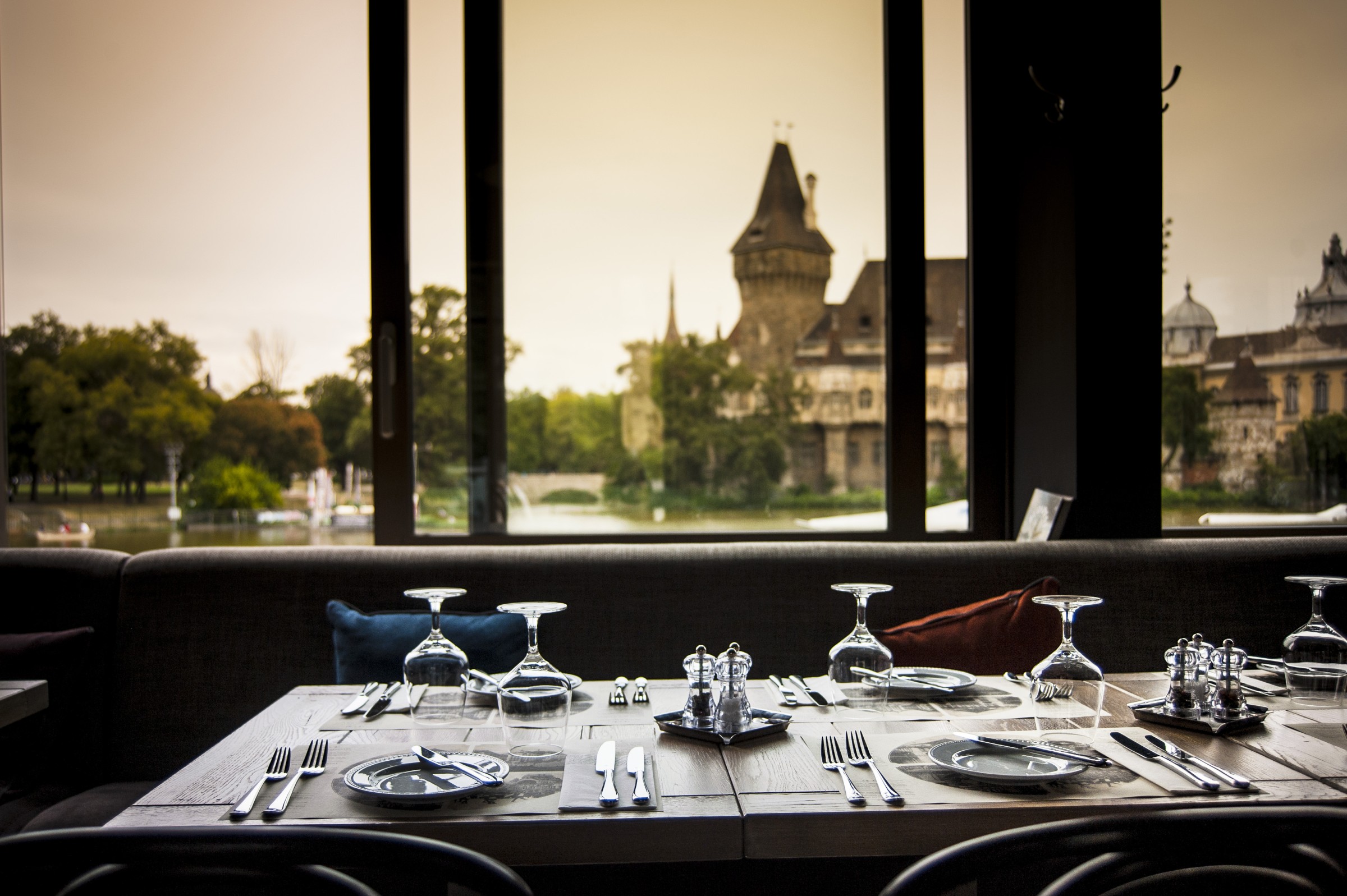 Ezeket a különleges éttermeket neked is meg kell ismerned! 