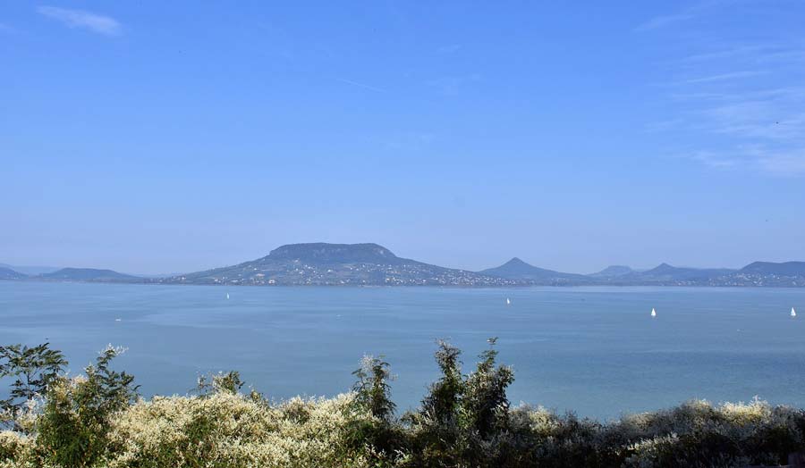 Íme a legjobb <a class="autolinkeles" title="balaton" href="https://www.magyarorszagom.hu/balaton--.html">balaton</a>i strandok Ezek a legjobb <a class="autolinkeles" title="balaton" href="https://www.magyarorszagom.hu/balaton--.html">balaton</a>i strandok