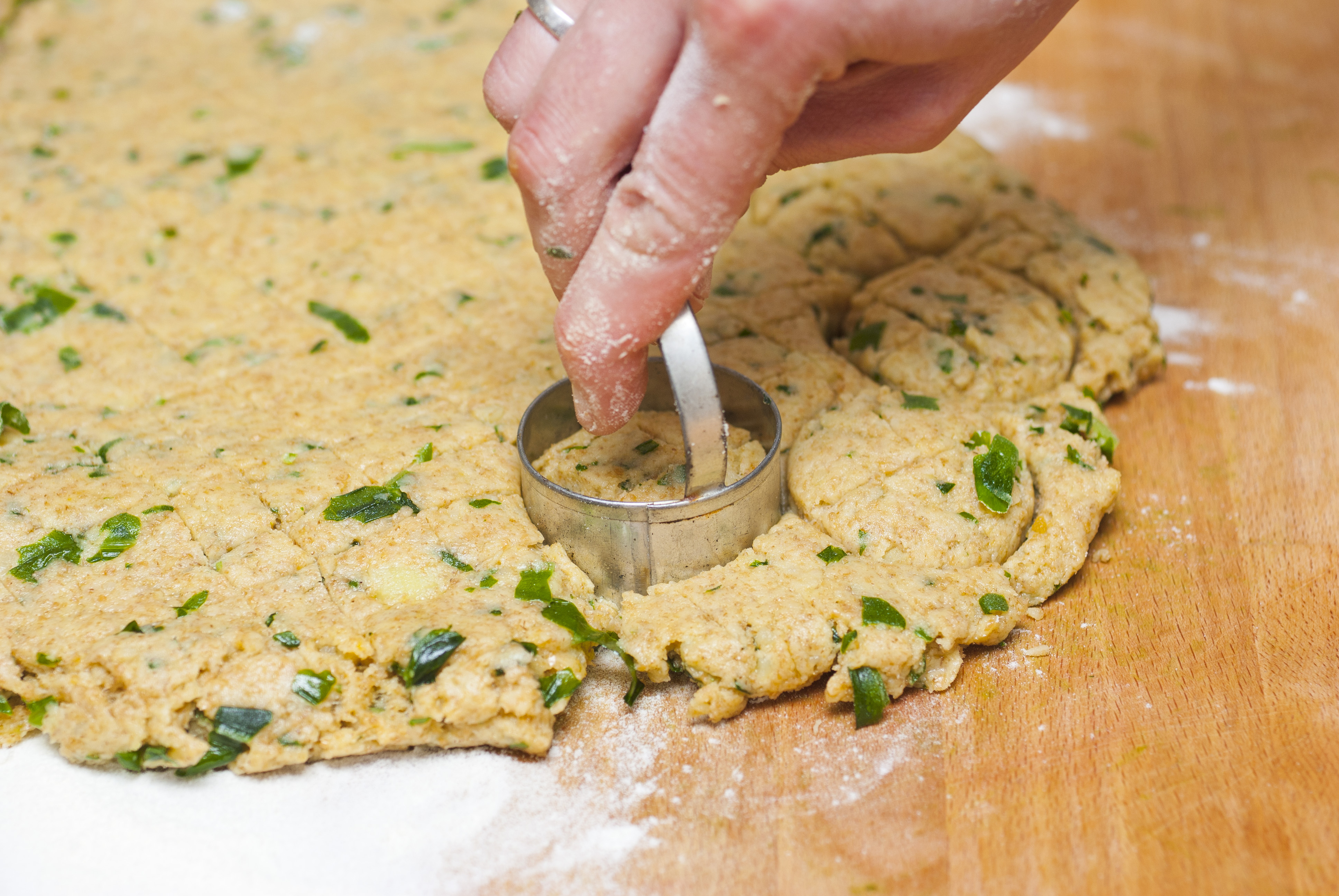 Eredeti medvehagymás pogácsa Medvehagymás pogácsa