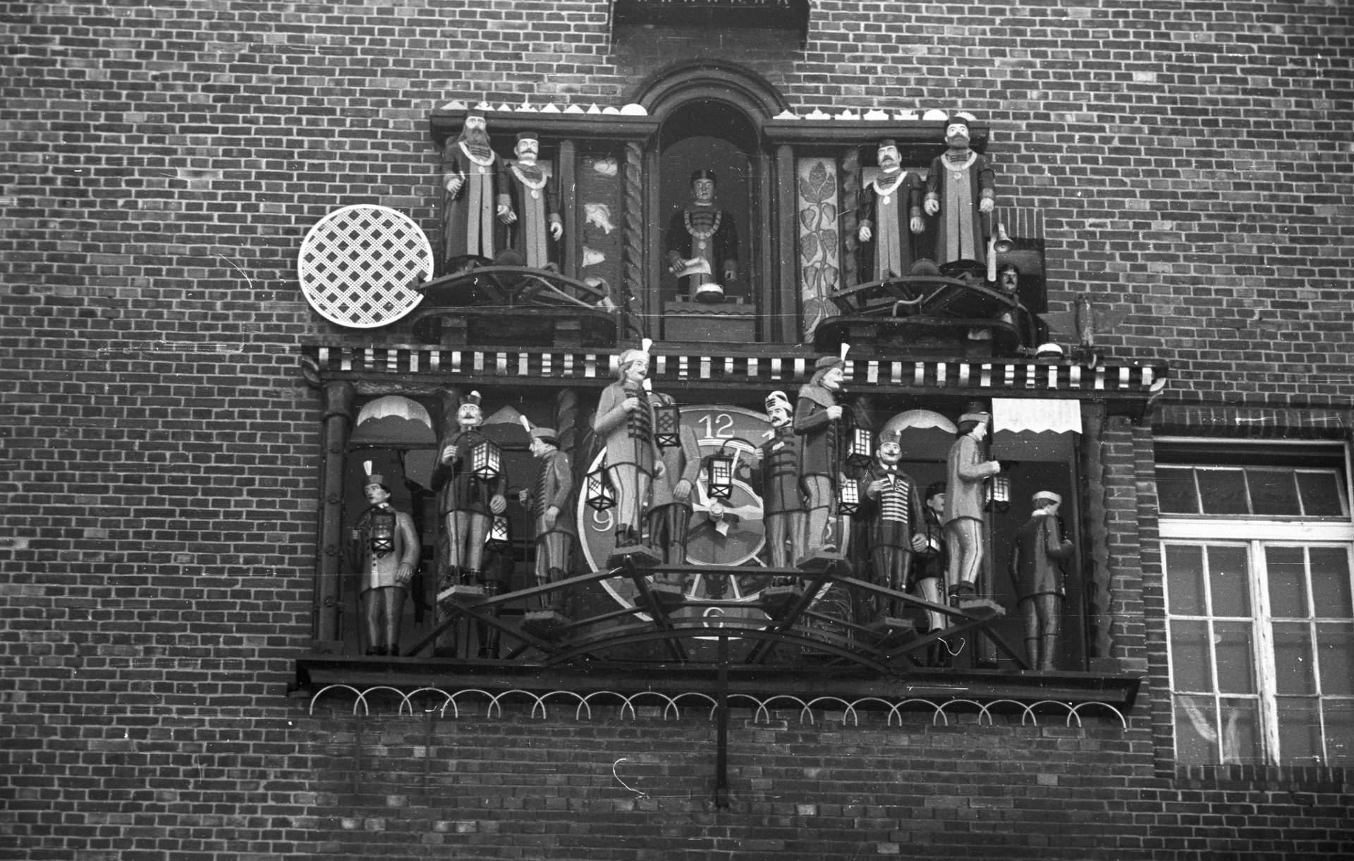 Zenélő óra a szegedi Dóm téren 1960-ban. 51102 Fotó Fortepan Nagy Gyula