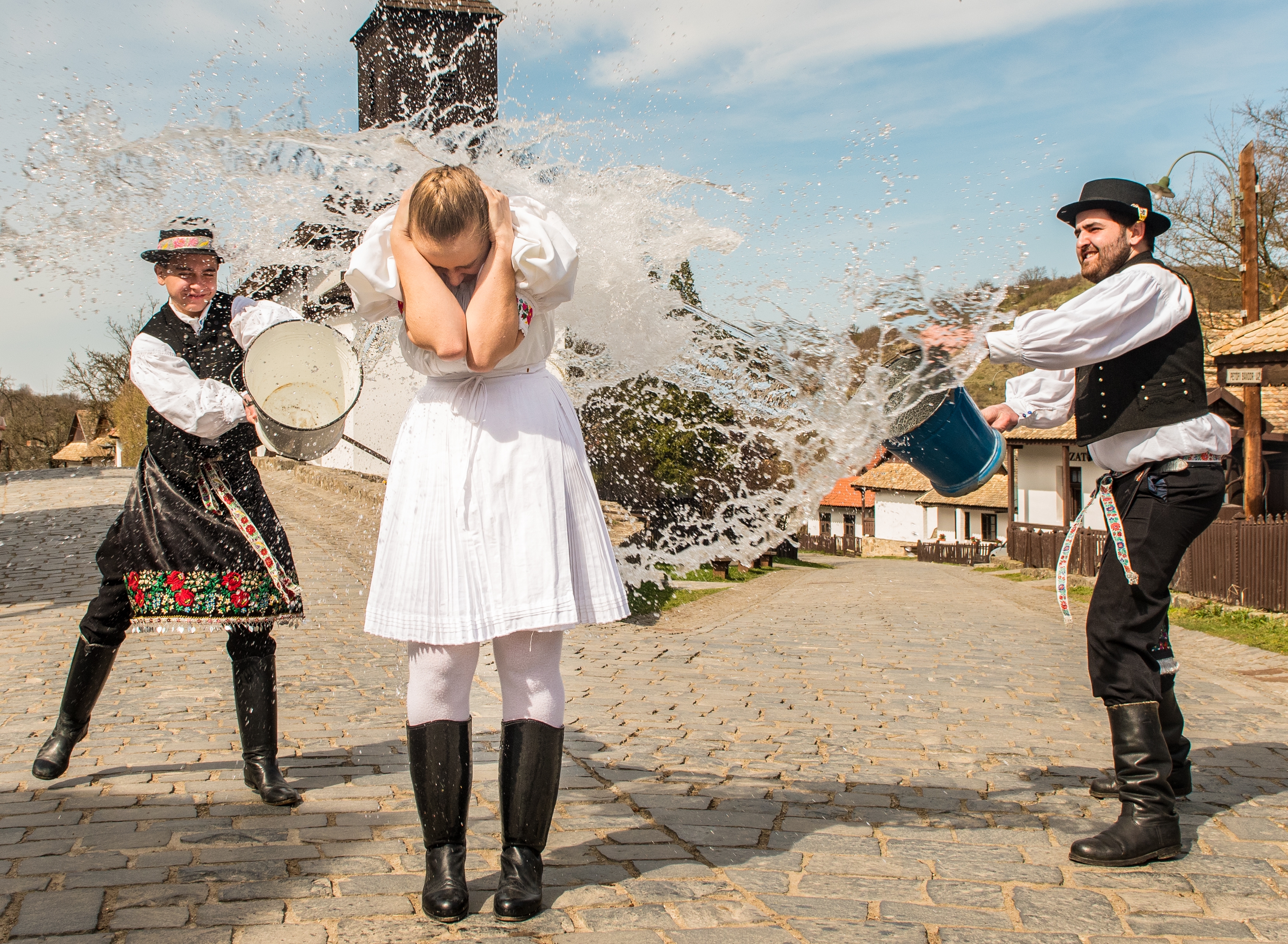húsvéti hagyományok, magyar népi húsvéti szokások, Hollókő húsvéti hagyományok, magyar népi húsvéti szokások, Hollókő