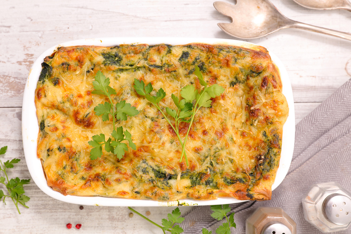 Egy ellenállhatatlan cukkinis sajtszószos sült tészta recept