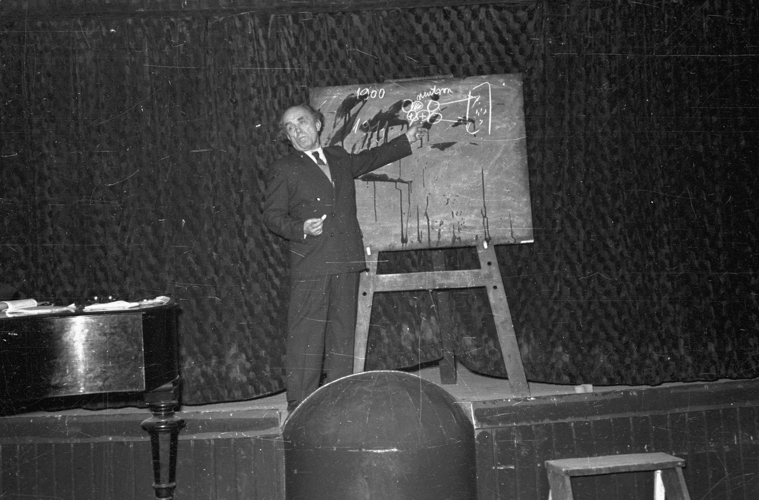 Öveges professzor kísérletei