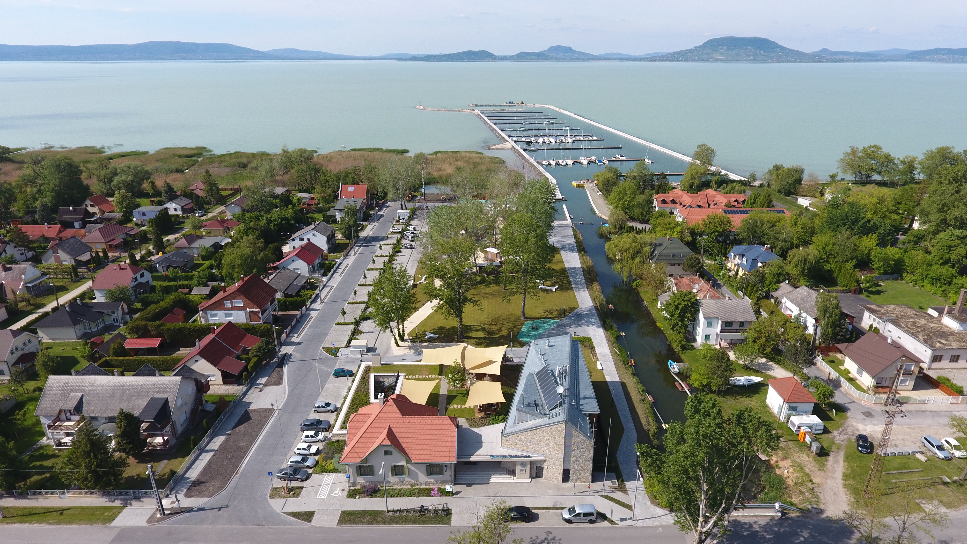 Fenyves Yacht Club Hotel